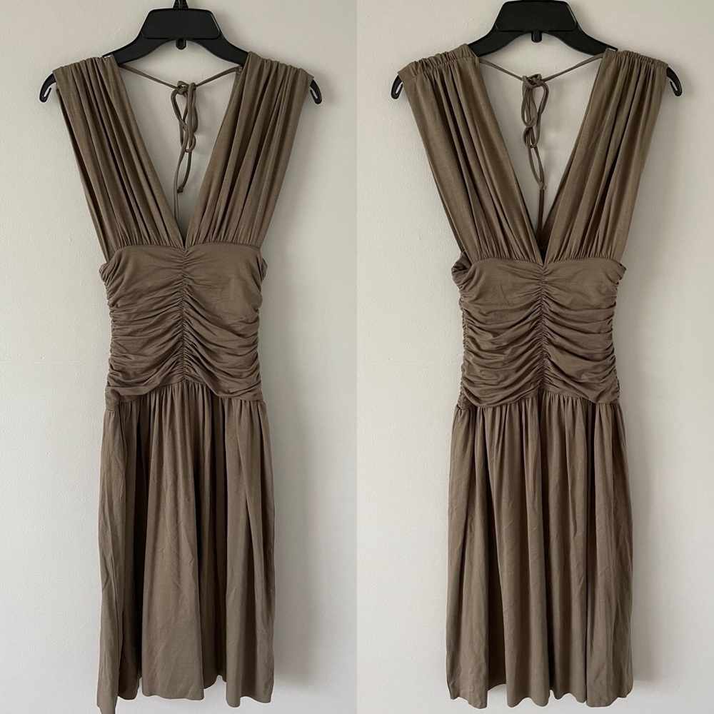 Open back sleeveless ruched dress